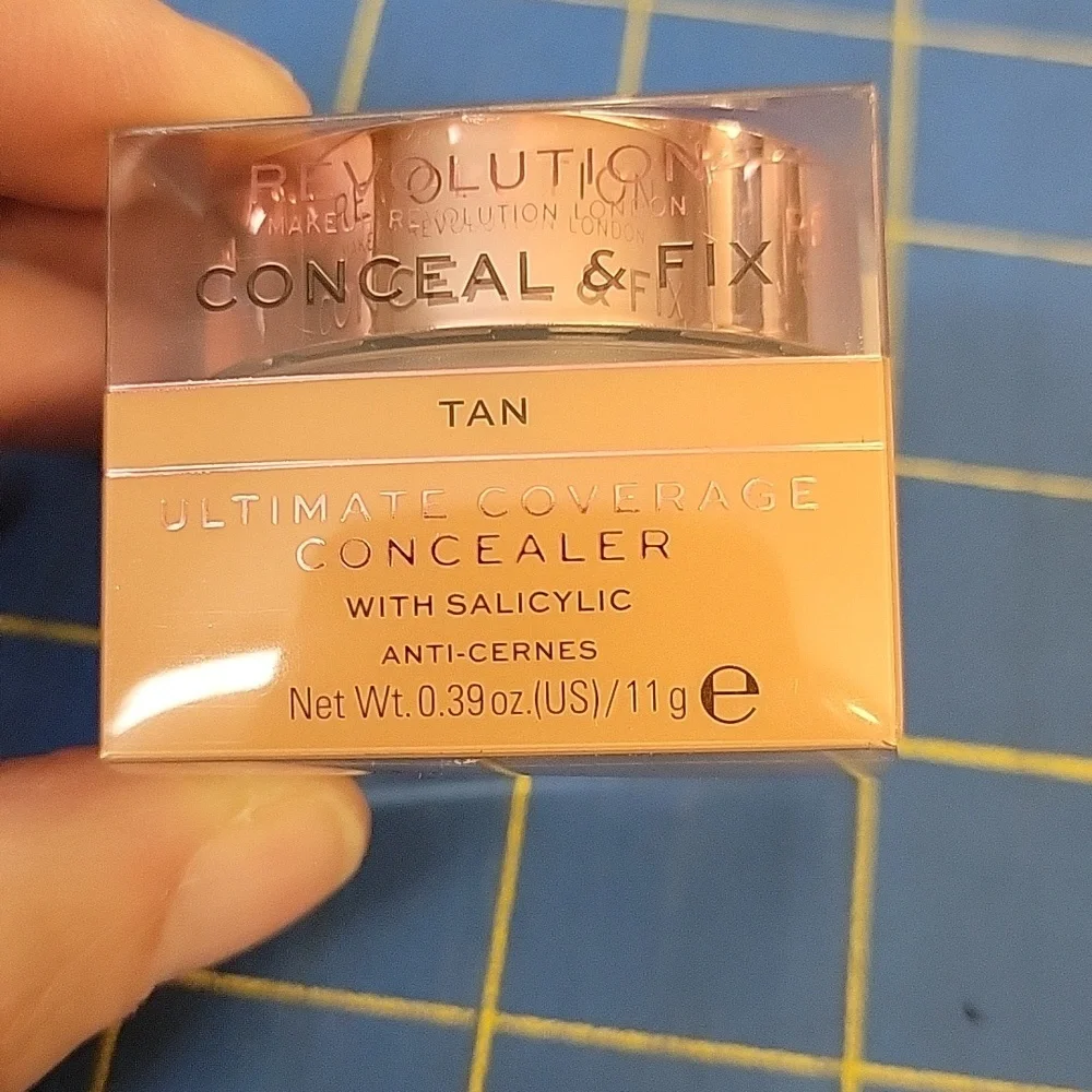 Revolution Tan Conceal & Fix Ultimate Coverage 11g New Sealed Box